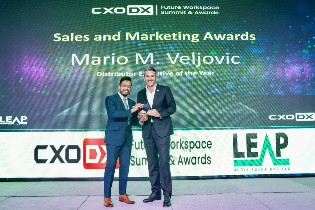 VAD Technologies’ General Manager receives “Distributor Executive of the Year” Award